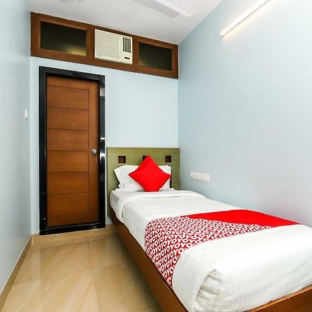 Balaji Grand Hotel Kakinada Ngoại thất bức ảnh