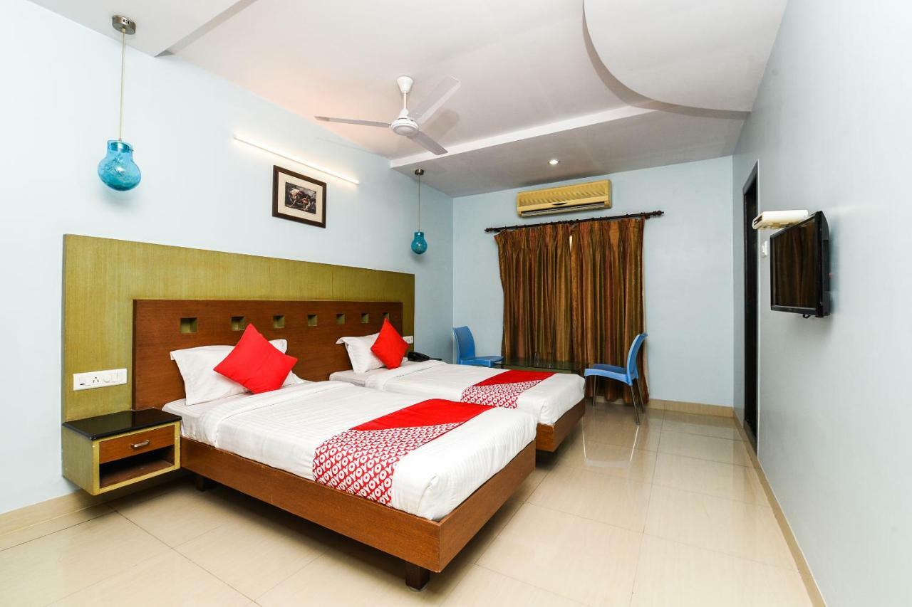 Balaji Grand Hotel Kakinada Ngoại thất bức ảnh