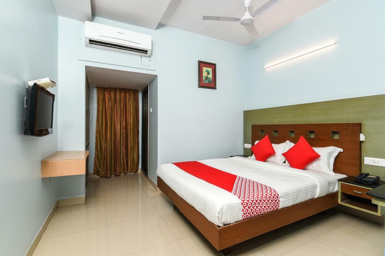 Balaji Grand Hotel Kakinada Ngoại thất bức ảnh