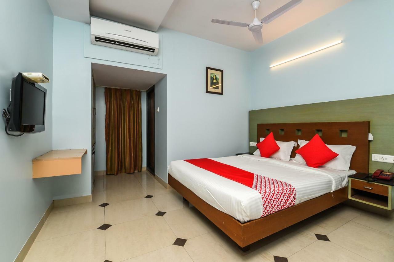 Balaji Grand Hotel Kakinada Ngoại thất bức ảnh