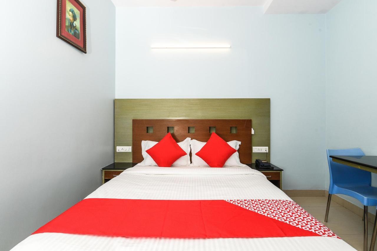 Balaji Grand Hotel Kakinada Ngoại thất bức ảnh