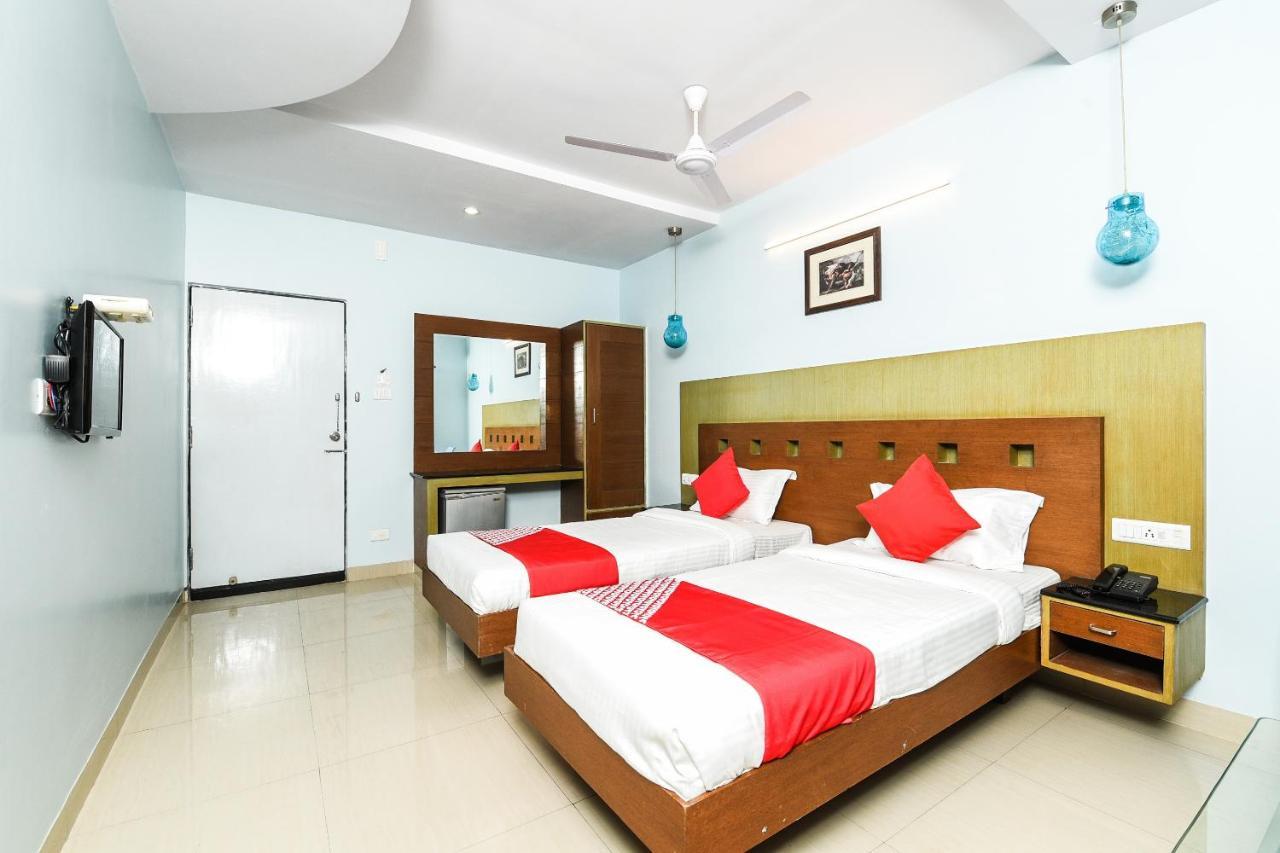 Balaji Grand Hotel Kakinada Ngoại thất bức ảnh