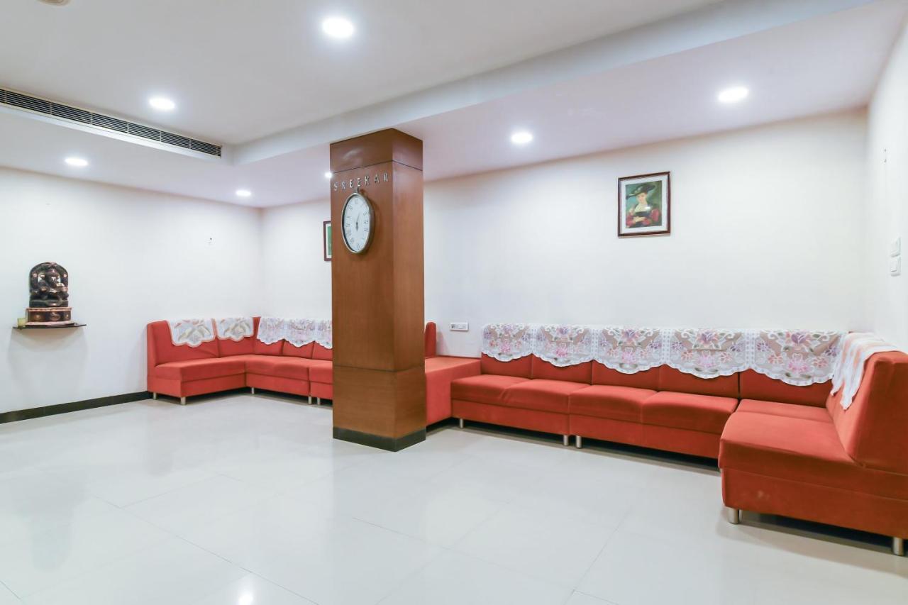 Balaji Grand Hotel Kakinada Ngoại thất bức ảnh